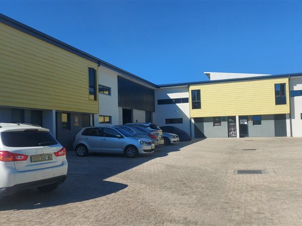 130  m² Industrial space in Fairview