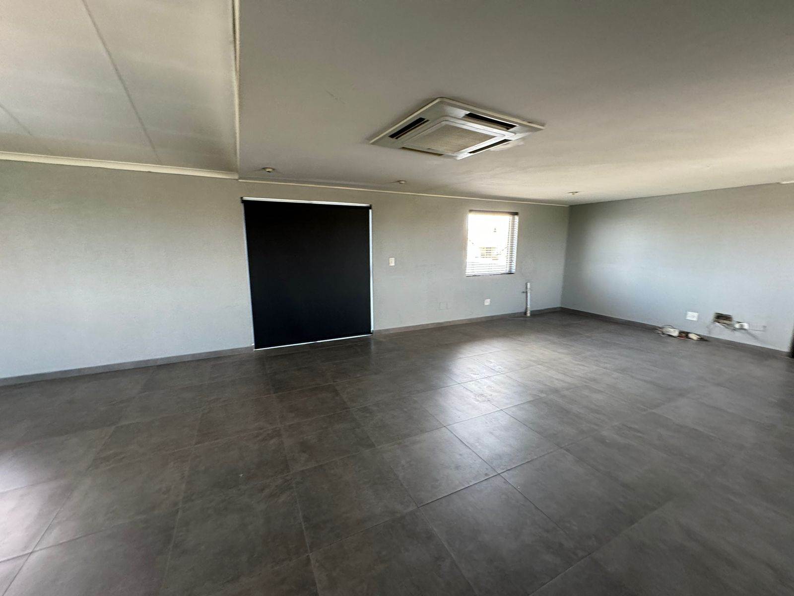 270  m² Commercial space in Sunninghill photo number 17