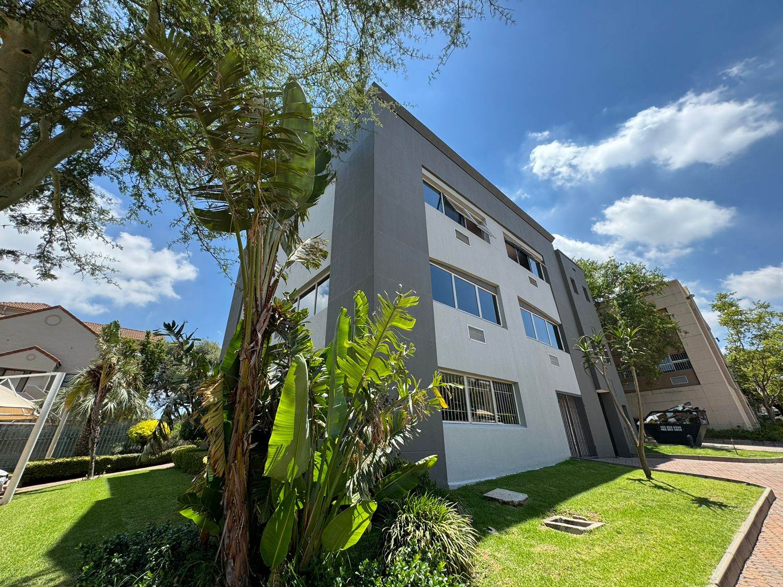270  m² Commercial space in Sunninghill photo number 3