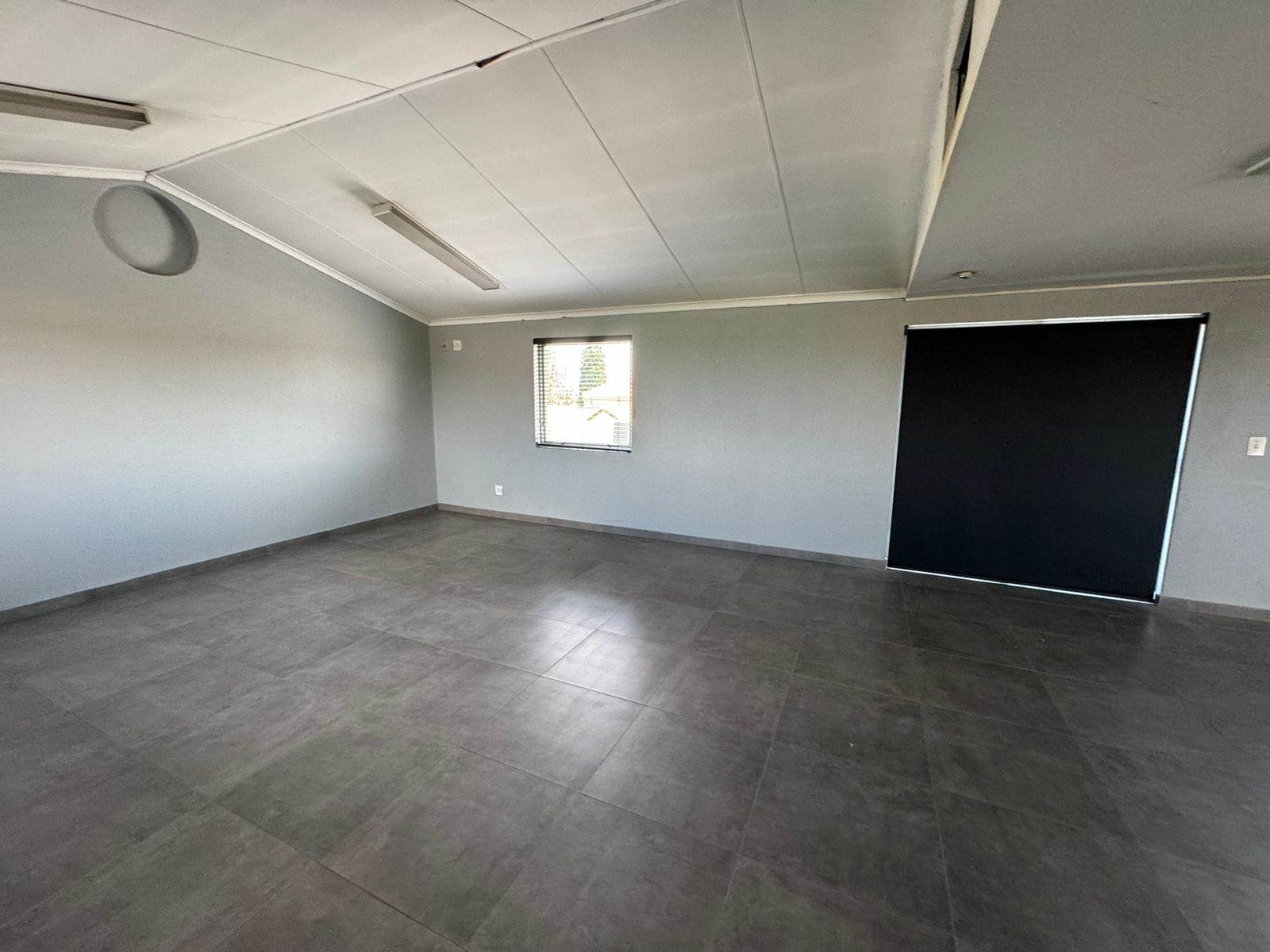 270  m² Commercial space in Sunninghill photo number 19