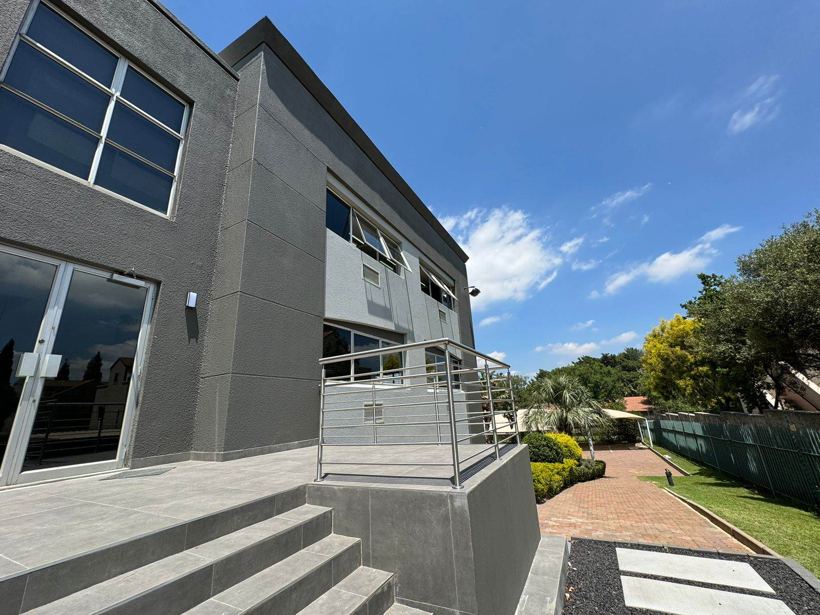270  m² Commercial space in Sunninghill photo number 2