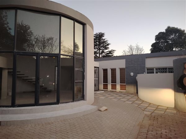 4 Bedroom House 4 Bedroom House