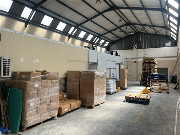 285  m² Industrial space