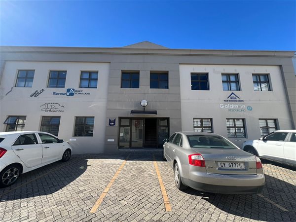 182  m² Commercial space