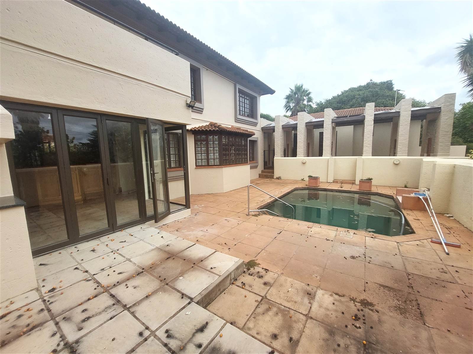 5 Bed House in Waterkloof Park photo number 9