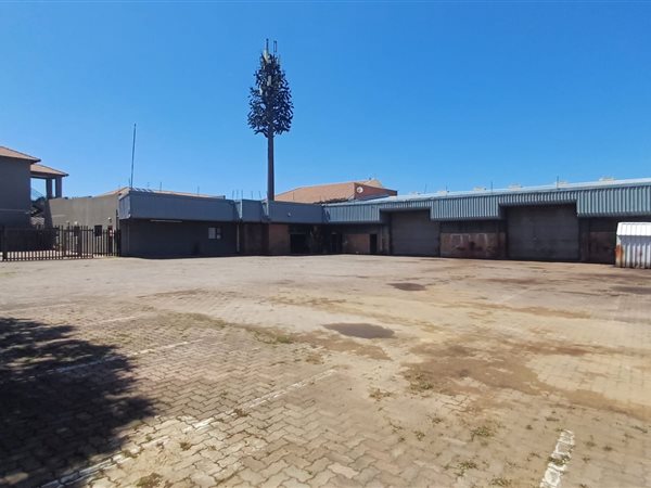 1 795  m² Commercial space