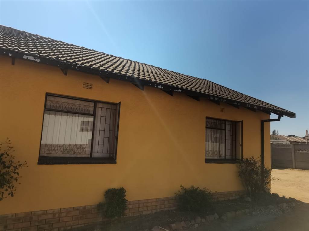 2 Bed House in Seshego photo number 7