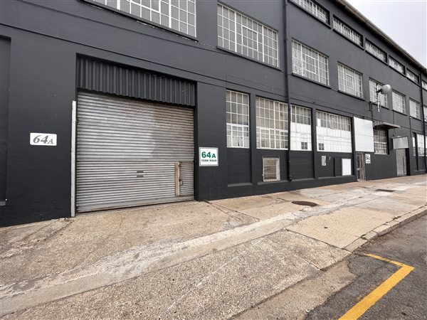 200  m² Industrial space in North End