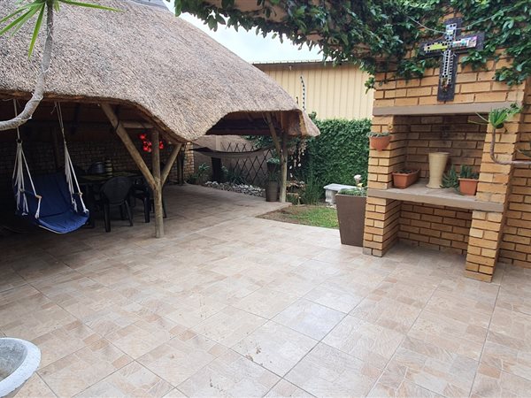 2 Bedroom Townhouse 2 Bedroom Townhouse