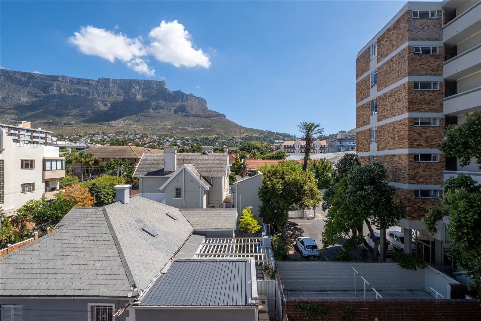 2 Bed Apartment in Tamboerskloof photo number 26