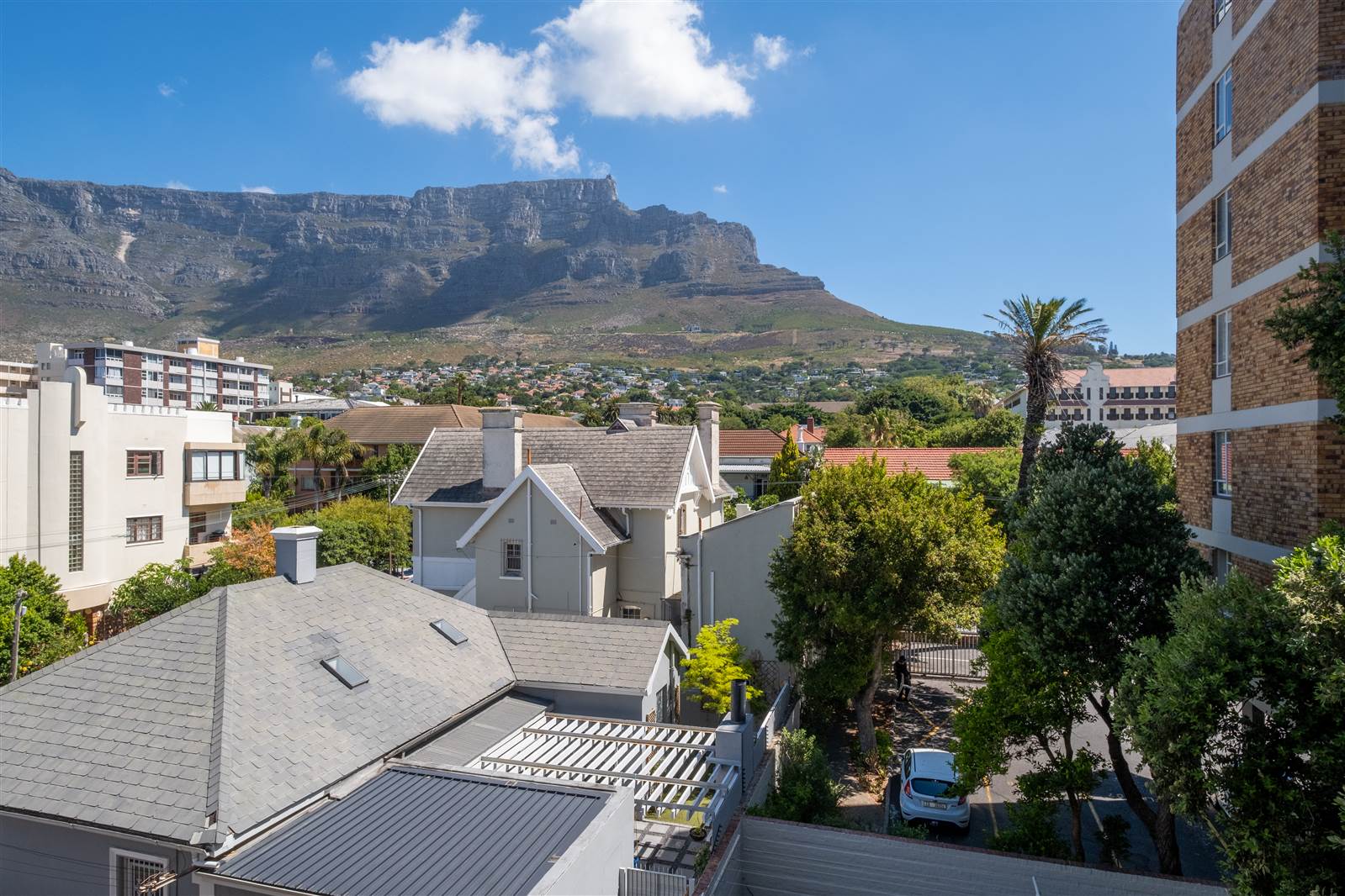2 Bed Apartment in Tamboerskloof photo number 24