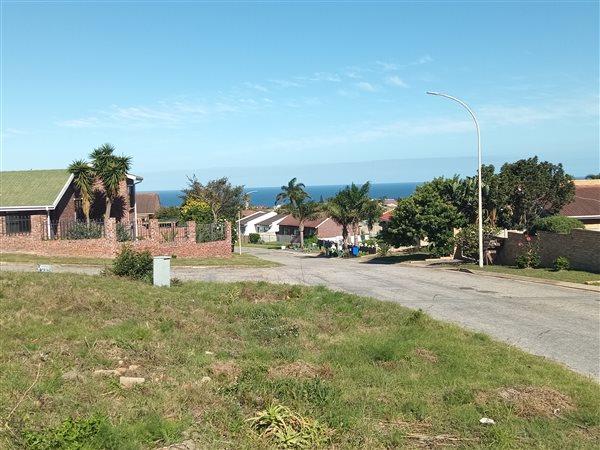 737 m² Land