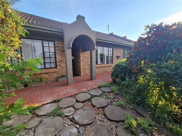 3 Bedroom Townhouse 3 Bedroom Townhouse