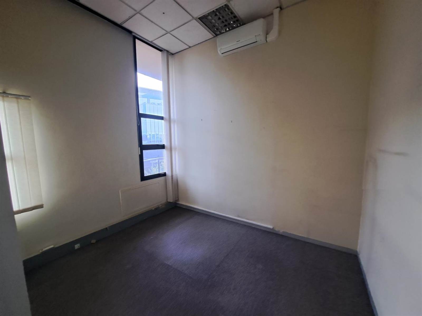 220  m² Office Space in Centurion CBD photo number 11