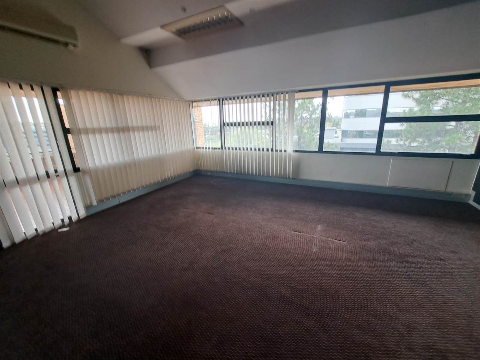 220  m² Office Space in Centurion CBD photo number 9