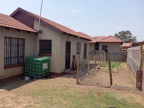 3 Bedroom House 3 Bedroom House