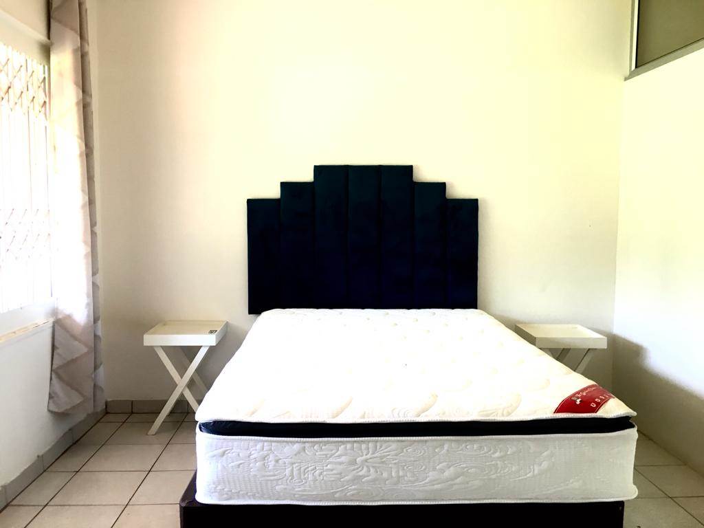 2 Bed Flat in Amanzimtoti photo number 7
