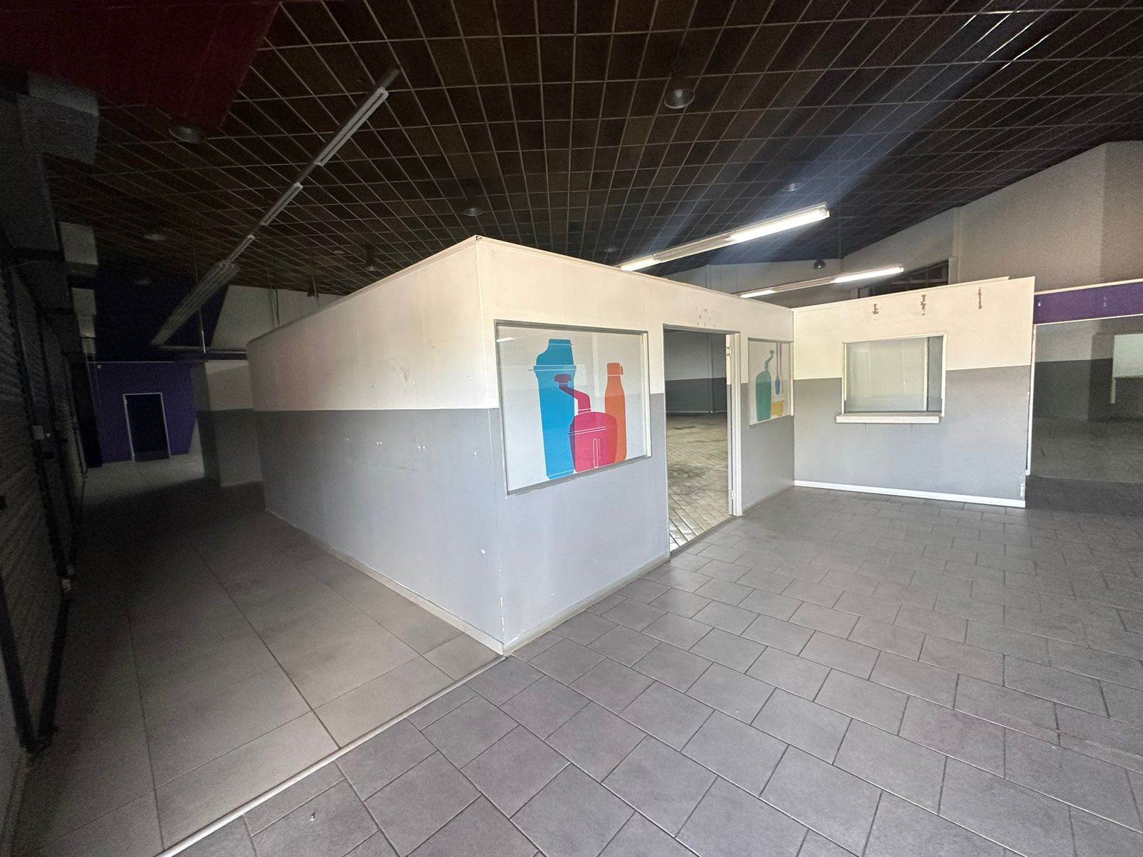 423  m² Commercial space in New Redruth photo number 2