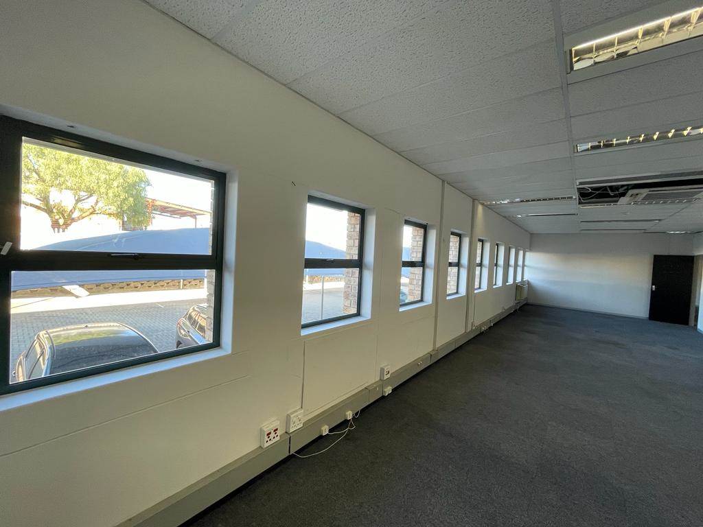 686  m² Commercial space in Randjespark photo number 10