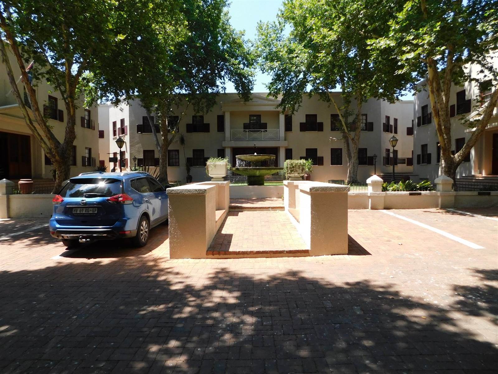 140  m² Office Space in Randburg Central photo number 2