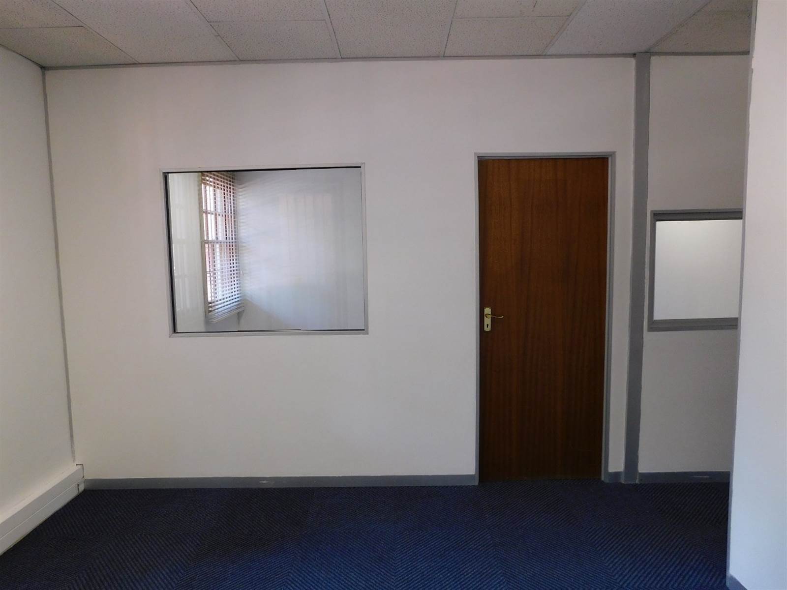 140  m² Office Space in Randburg Central photo number 15