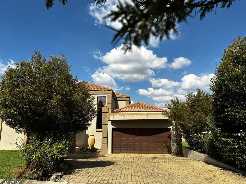 4 Bed House for sale in Aspen Hills T4122537 Private Property