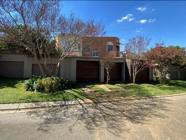 6 Bedroom House 6 Bedroom House