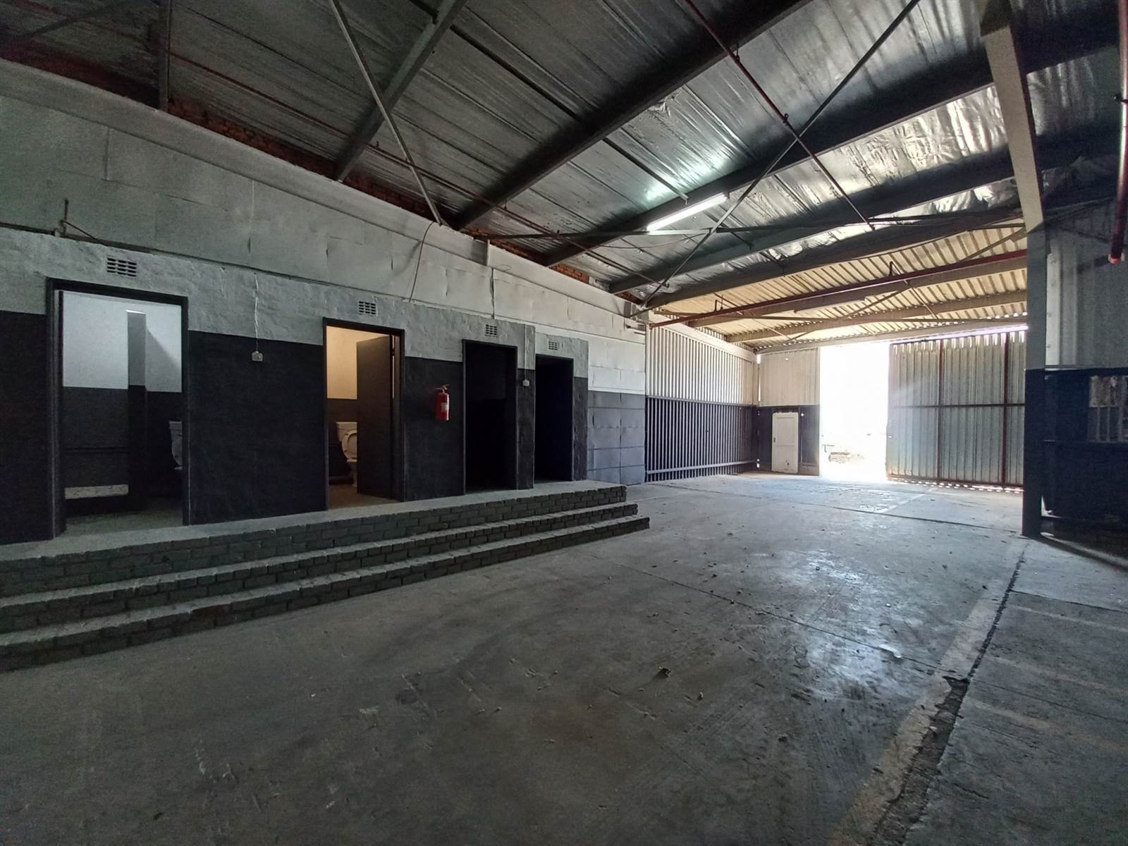 750  m² Industrial space in Amalinda photo number 7