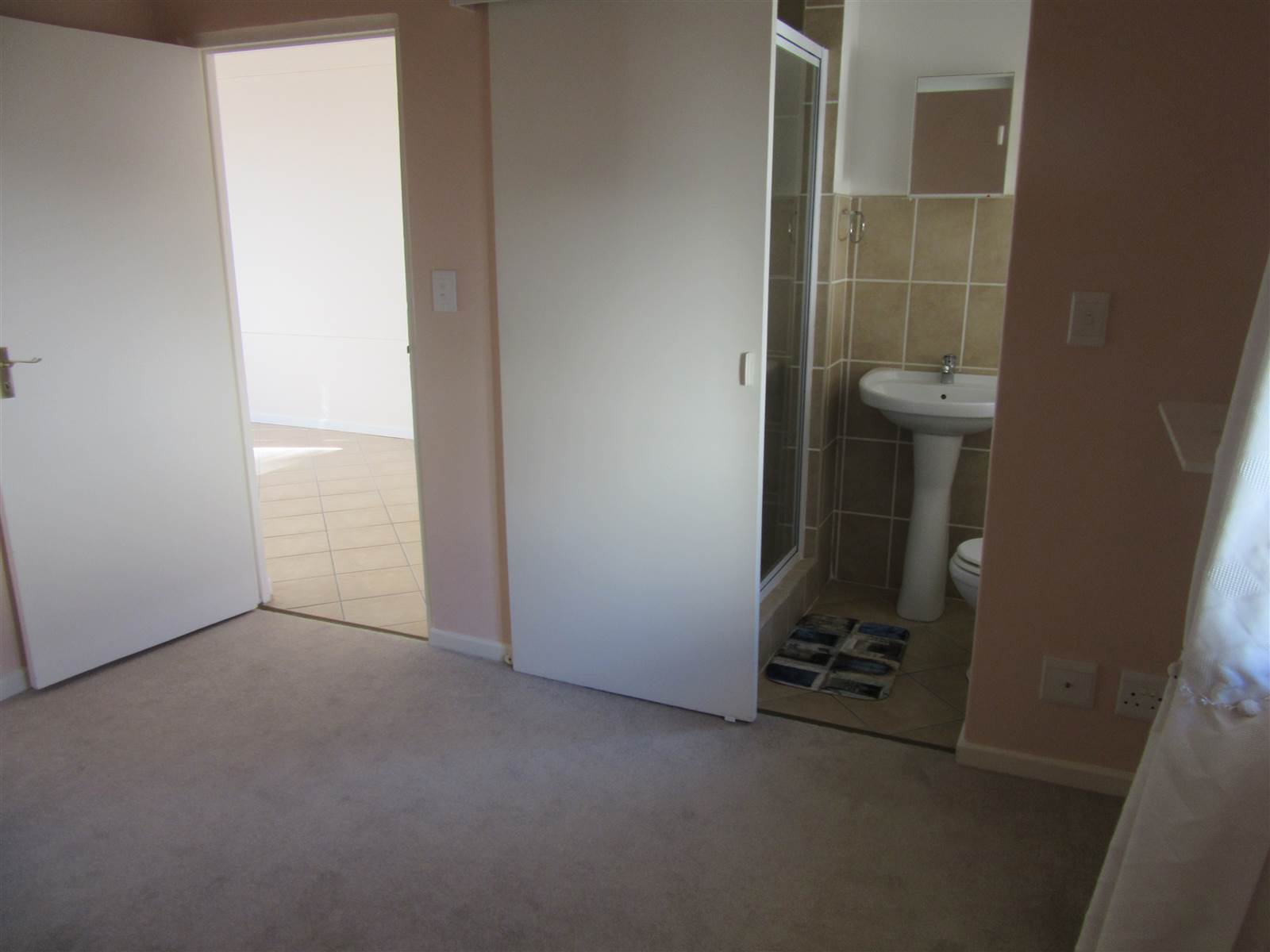 1 Bed Apartment in Whispering Pines photo number 8