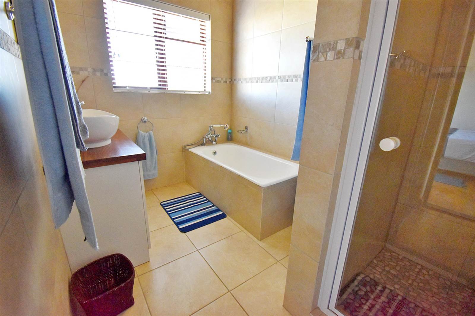 4 Bed House in Struisbaai photo number 24