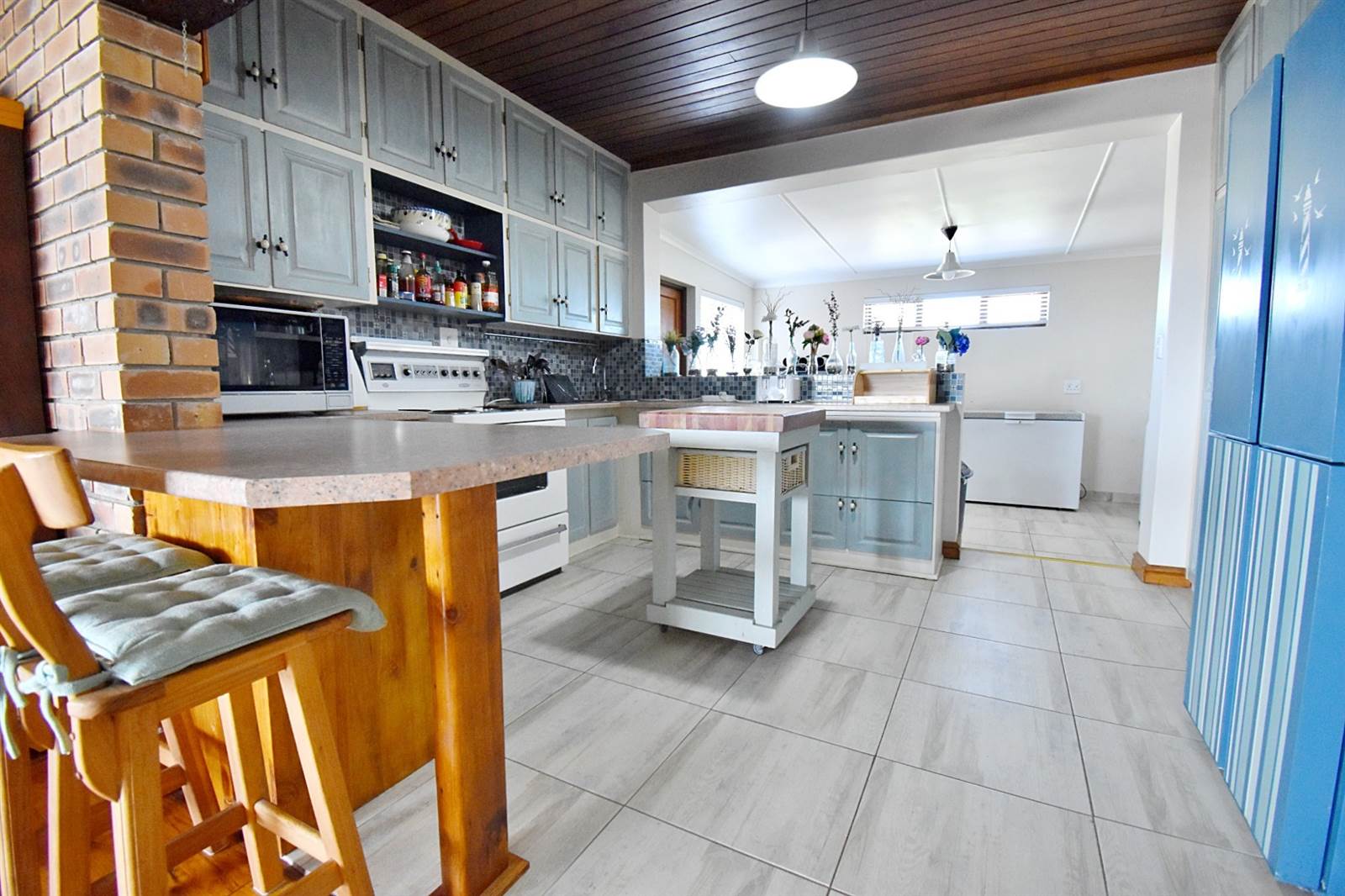 4 Bed House in Struisbaai photo number 7