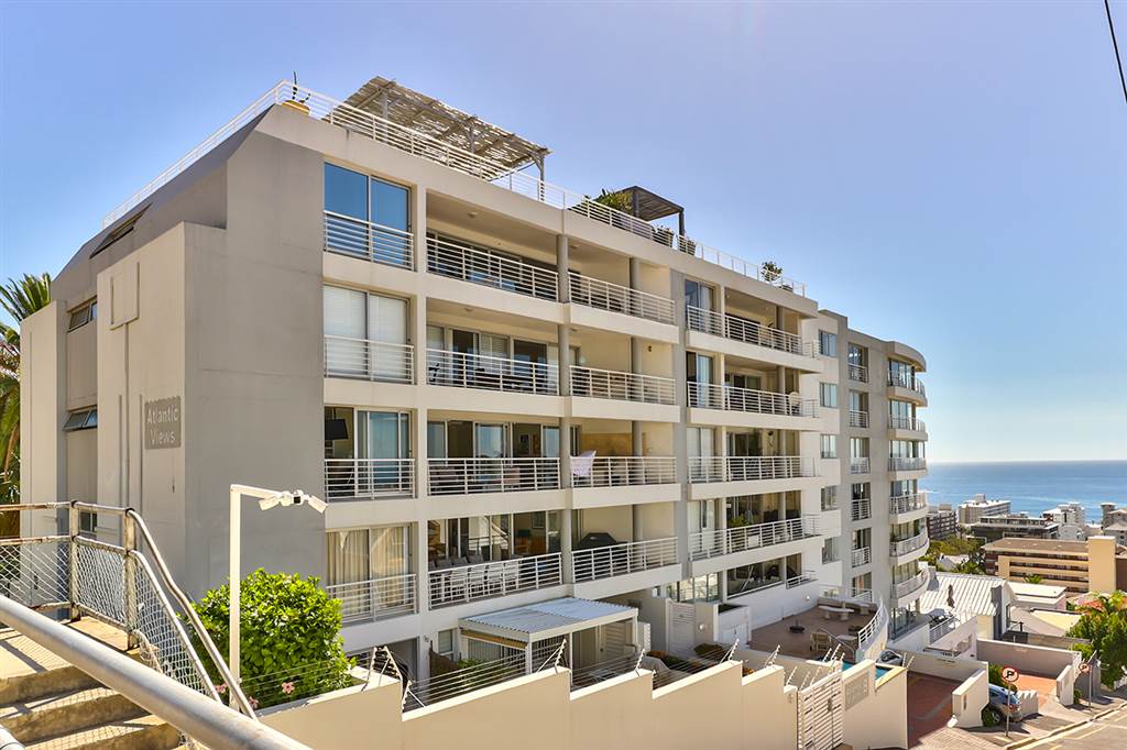 2 Bed Apartment in Sea Point photo number 28