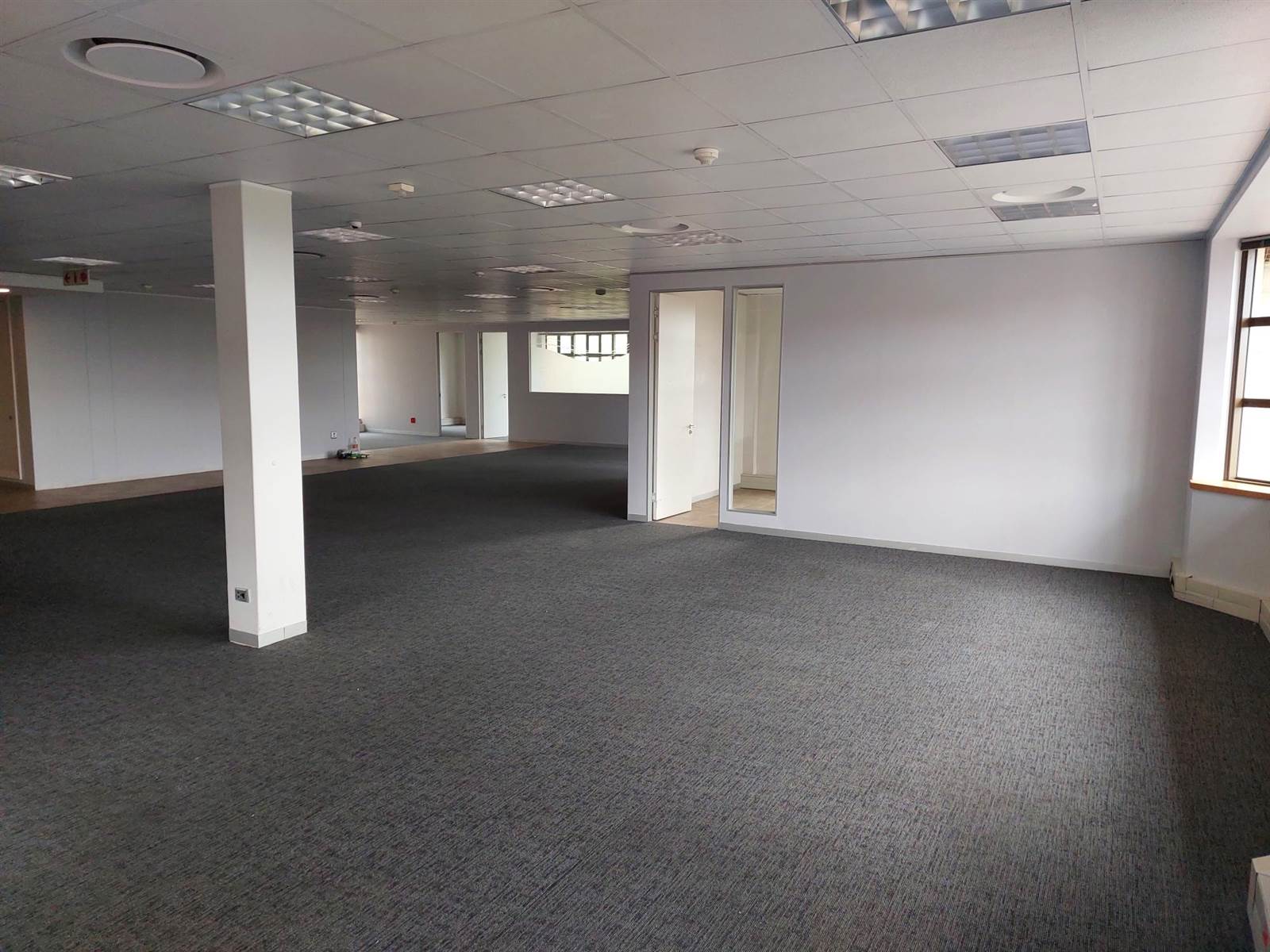 1109.3  m² Commercial space in Bryanston photo number 21