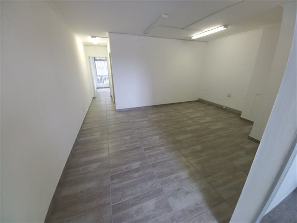 62  m² Commercial space