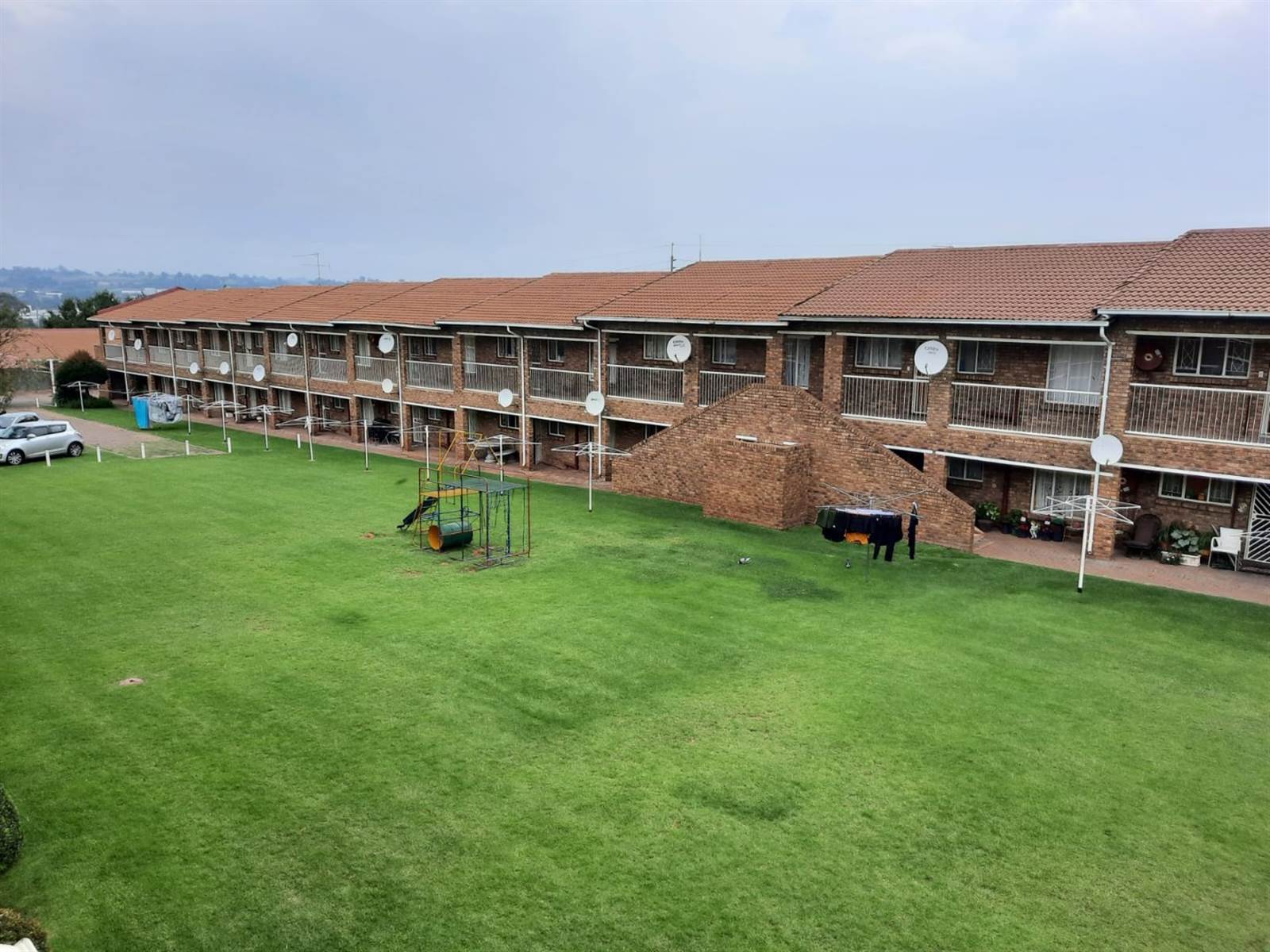 2 Bed Apartment in Krugersdorp North photo number 17