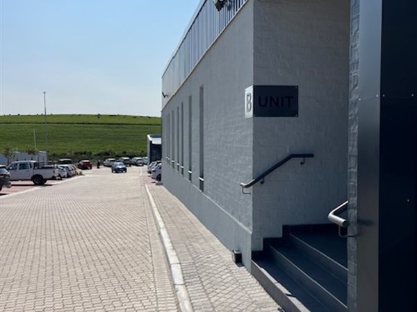 1 568  m² Industrial space