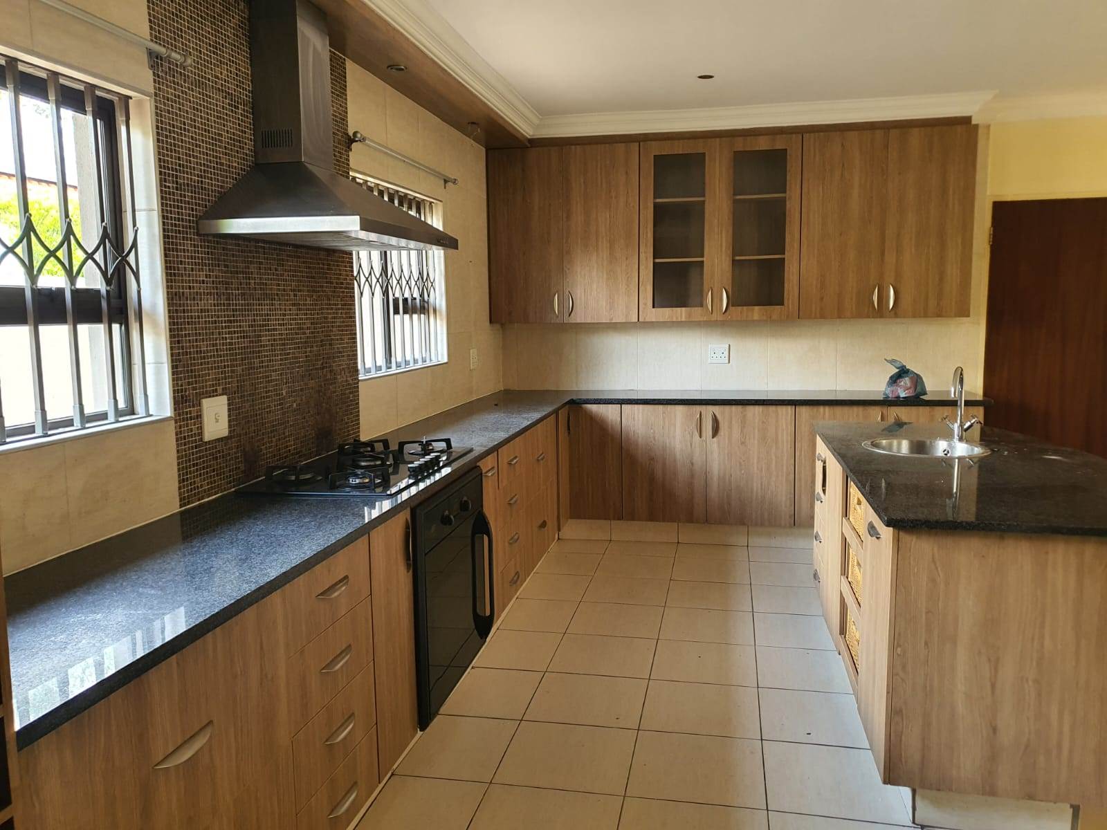 3 Bed House in Raslouw Manor photo number 3