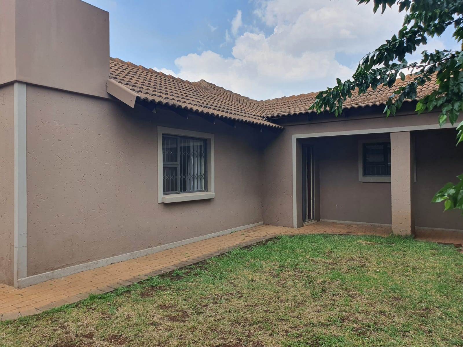 3 Bed House in Raslouw Manor photo number 12