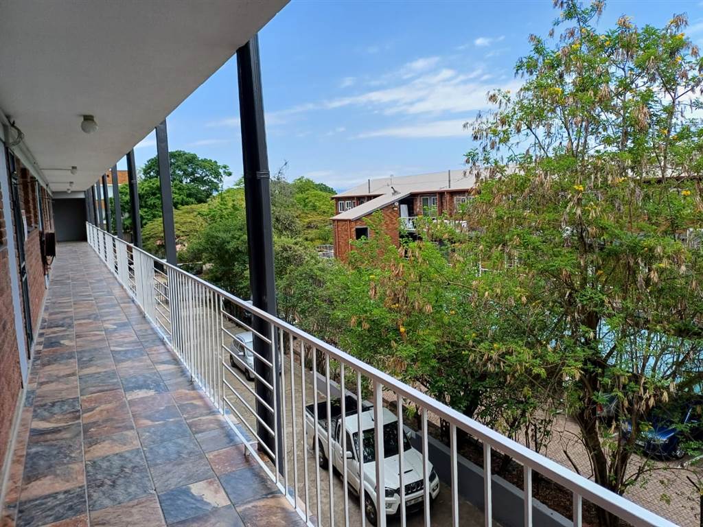 140  m² Commercial space in Nelspruit photo number 3