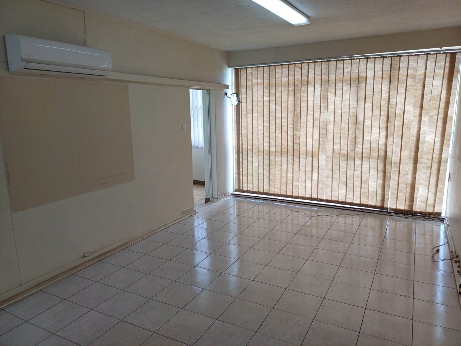 140  m² Commercial space in Nelspruit photo number 11