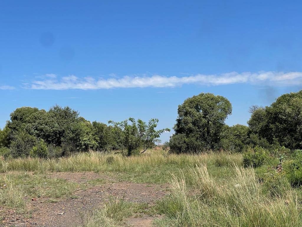 5710 m² Land available in Zeerust photo number 1