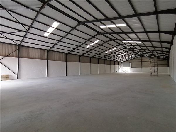 1 200  m² Industrial space