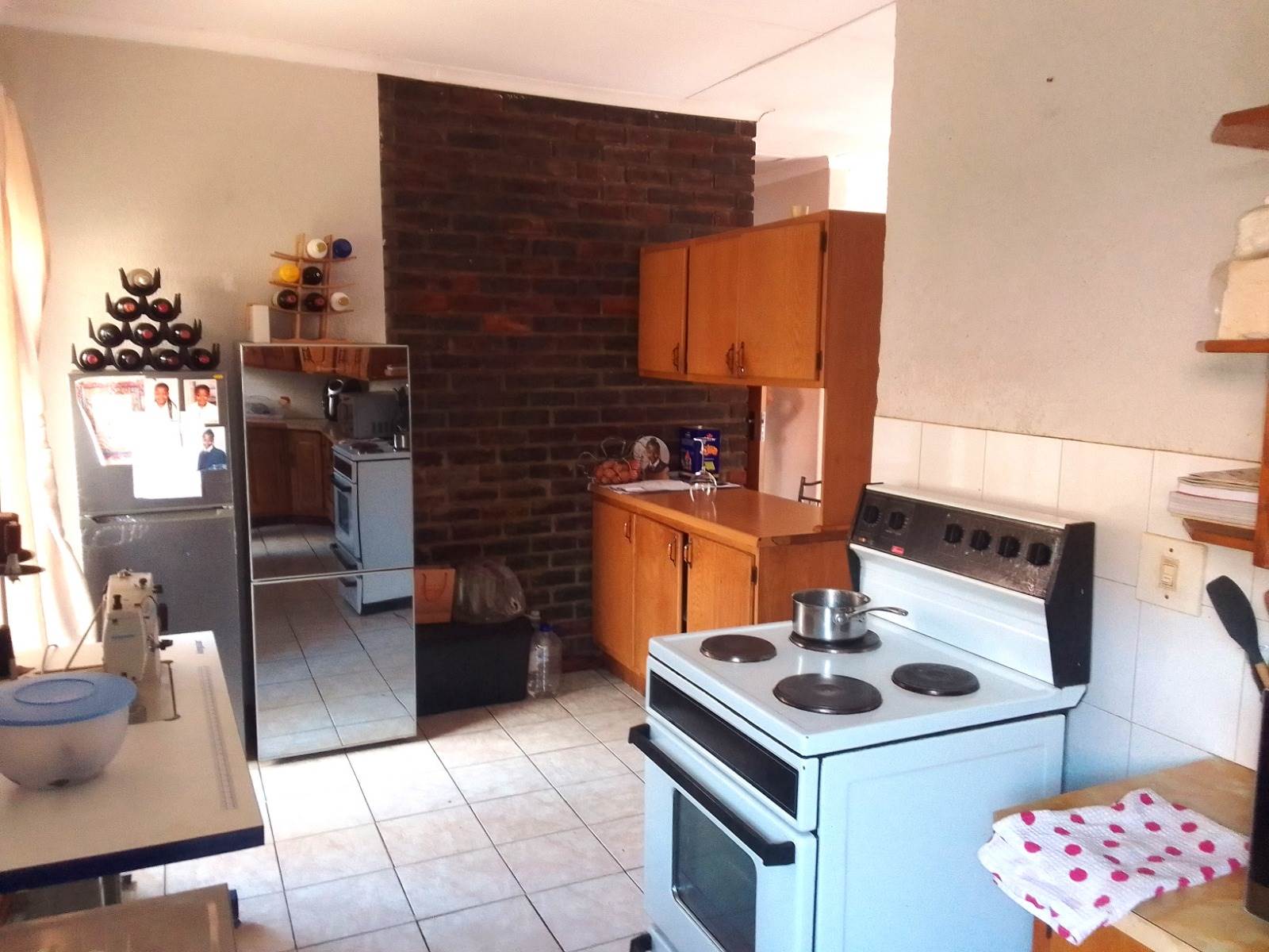 2 Bed Townhouse in Rustenburg Central photo number 5