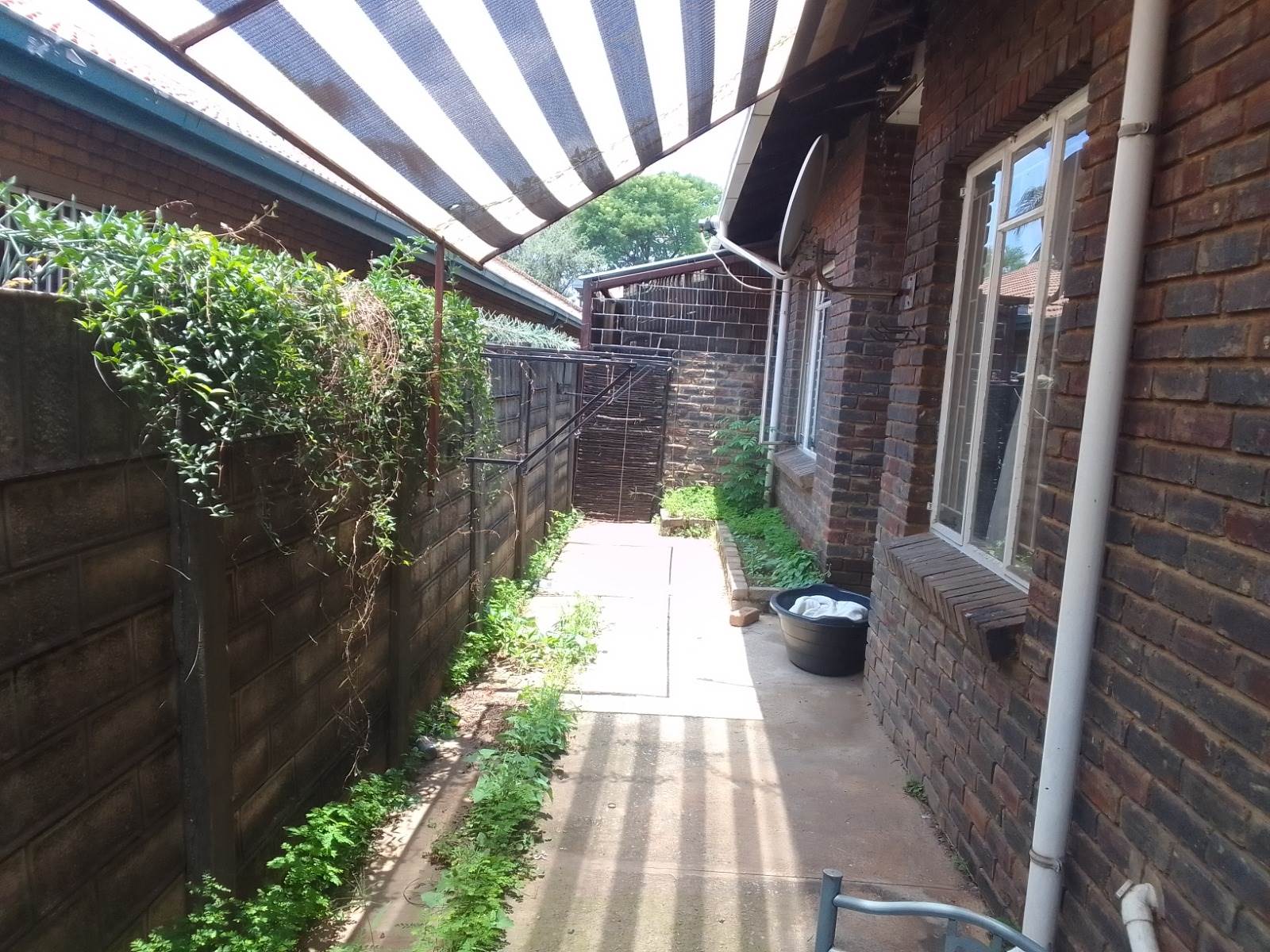 2 Bed Townhouse in Rustenburg Central photo number 13