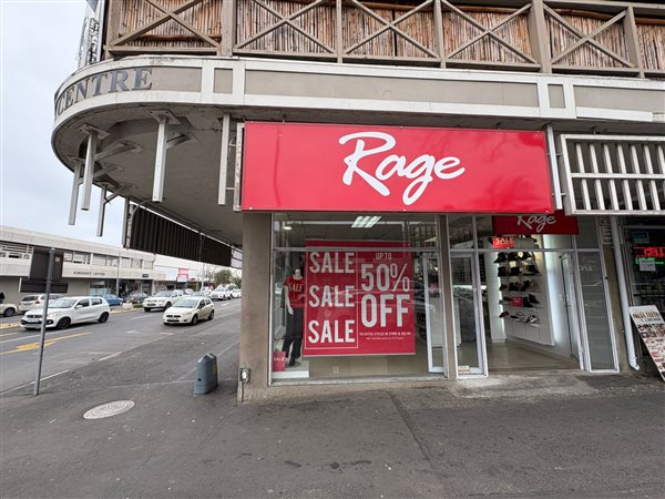 135 m² Retail Space 135 m² Retail Space