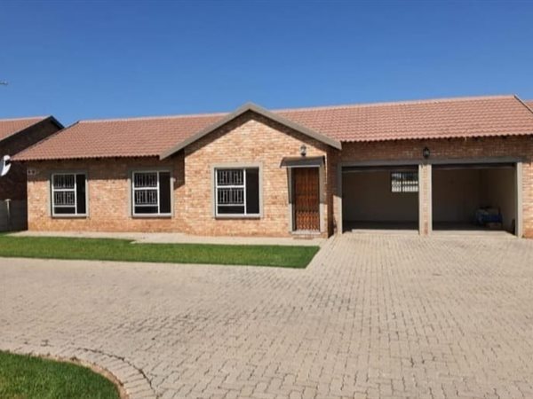 2 Bedroom Townhouse 2 Bedroom Townhouse