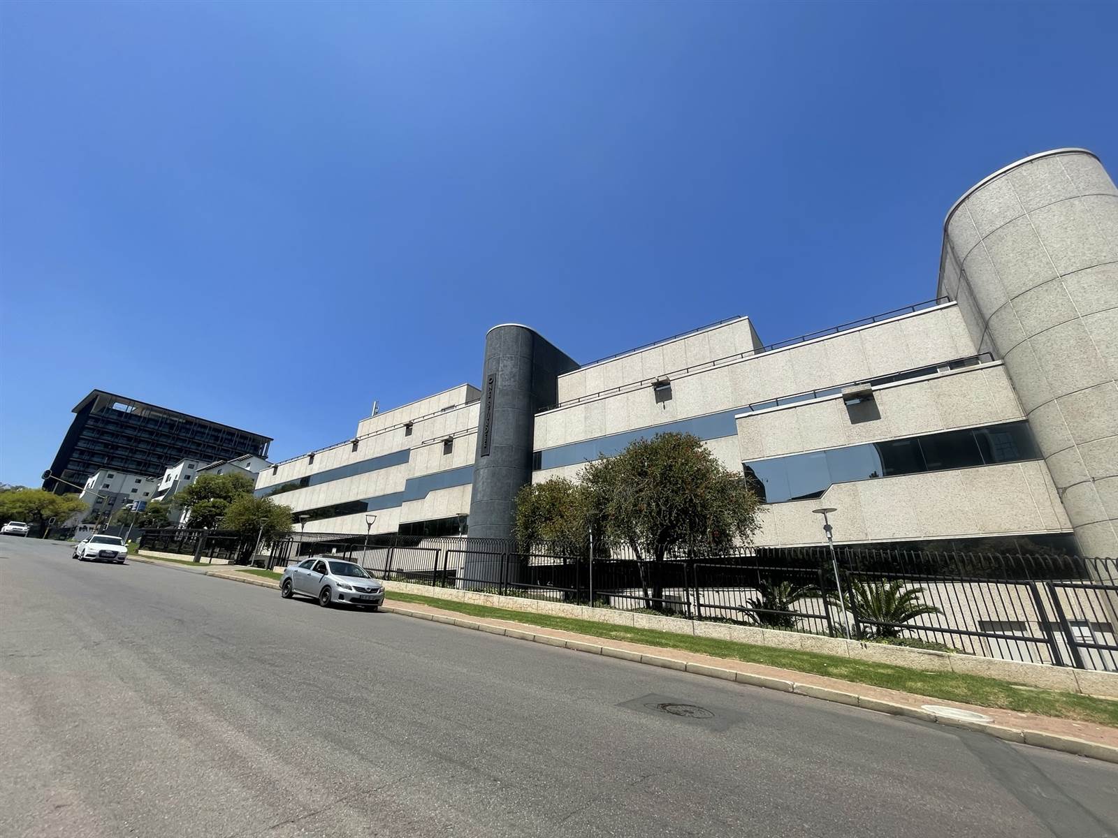340  m² Commercial space in Rosebank photo number 16