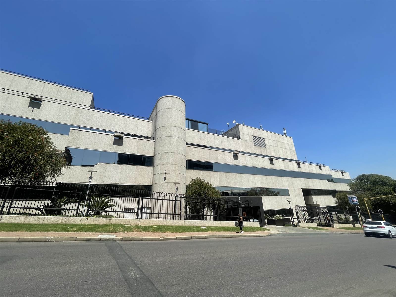 340  m² Commercial space in Rosebank photo number 17
