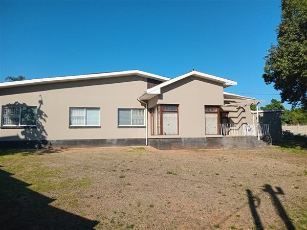 4 Bedroom House 4 Bedroom House