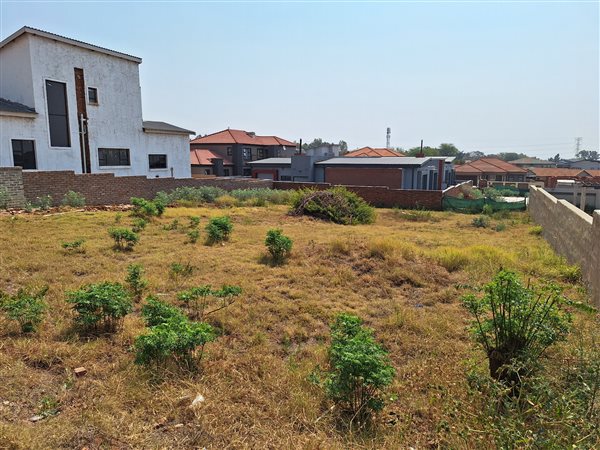 755 m² Land available in Amandasig